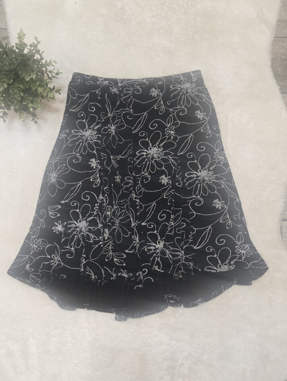Chico's Travelers Black & White Floral Embroidered Swing Packable Skirt - 3 / XL